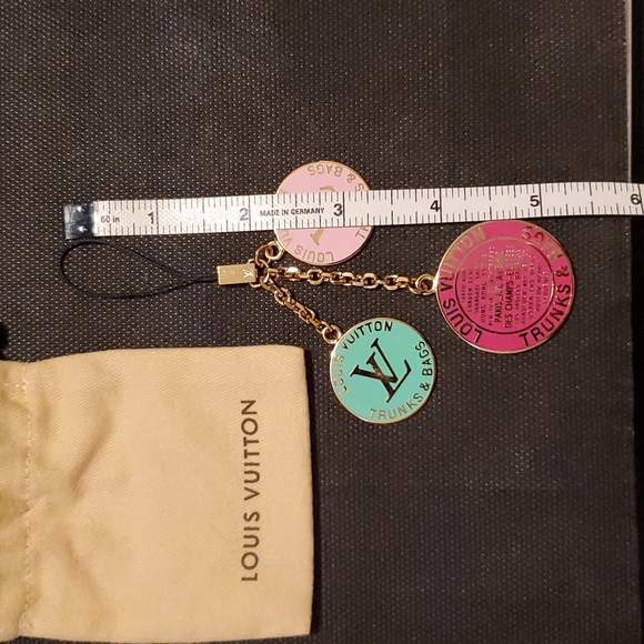 Louis Vuitton 3 Globe Logo Charm Multicolor - NWT - Picture 7 of 14